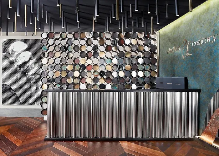 21st Century - Luxury With View And Garage Apartment *