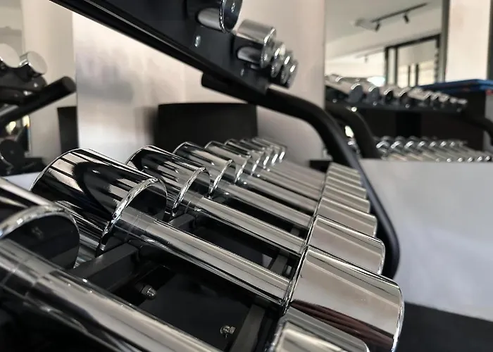 21st Century - Luxury With View And Garage Apartment *